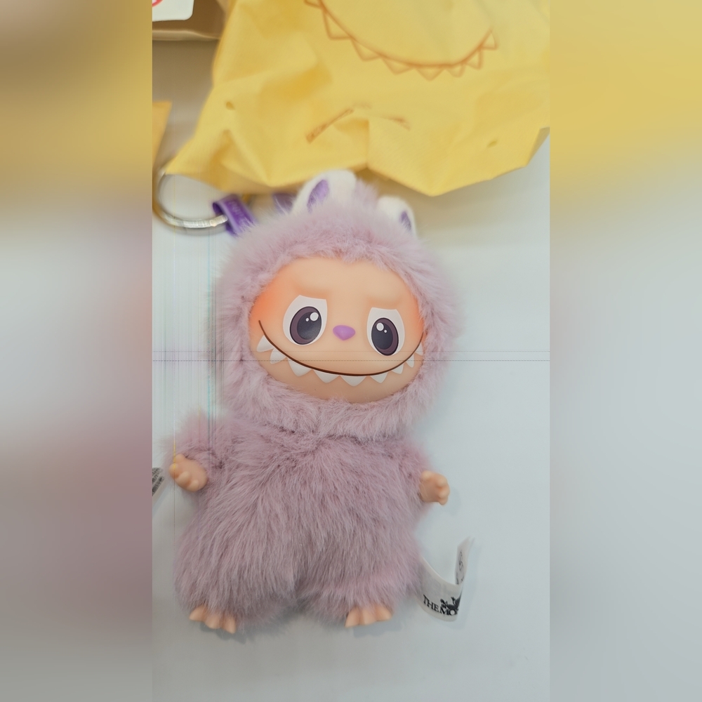 Authentic Labubu pin for love, letter D - Picture 15 of 16